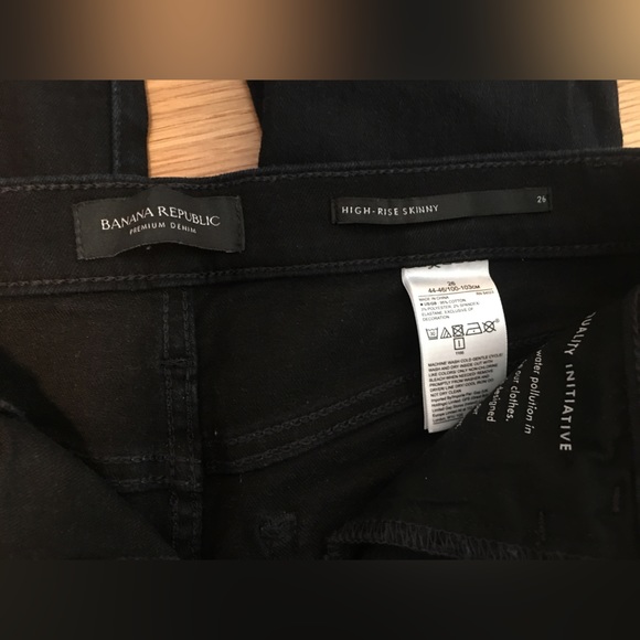 Banana Republic Dark Wash Jeans Red White Skinny Side Stripe Paneling | Size 26 - Picture 4 of 4